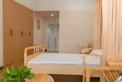 1300元包吃包住养老院在石家庄哪里？